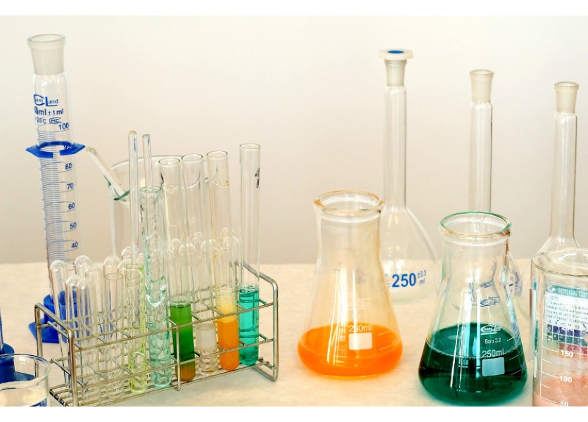 Precvičovať chémiu nebolo nikdy ľahšie!