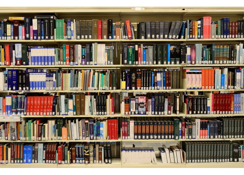 Gröhling navrhuje otvoriť trh s učebnicami