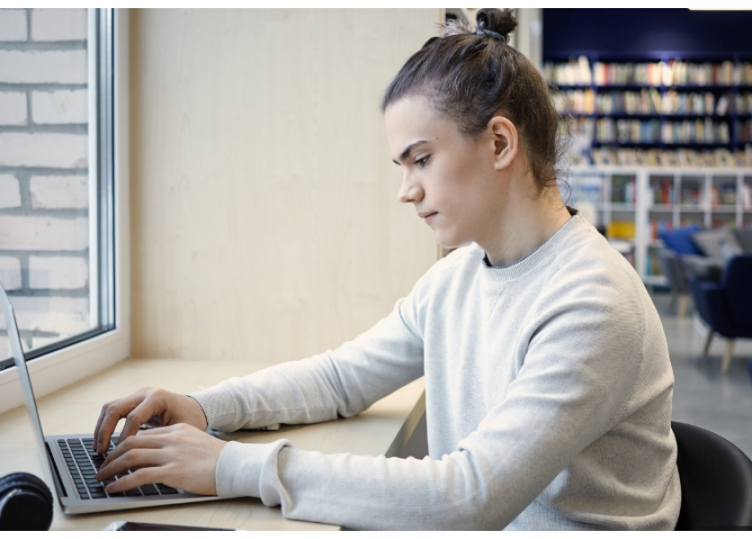 Riaditelia sa elektronických maturít obávajú. Podľa odborníka nejde o nič, čo by sa nedalo stihnúť Riaditelia sa elektronických maturít obávajú. Podľa odborníka nejde o nič, čo by sa nedalo stihnúť