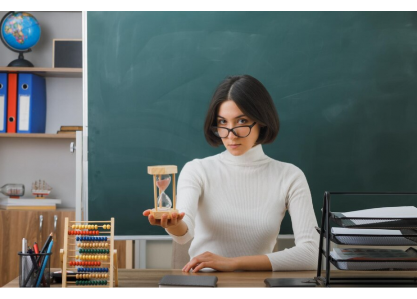 Vláda: Rezort školstva mešká s prípravou učiteľov na novú formu výučby Vláda: Rezort školstva mešká s prípravou učiteľov na novú formu výučby