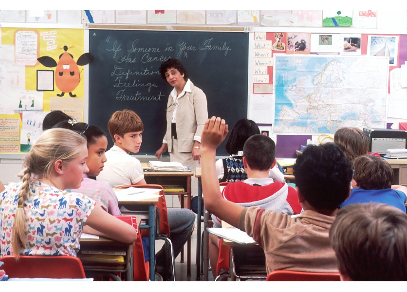 Gröhling: V školách sa prezenčne vzdeláva 90 percent žiakov