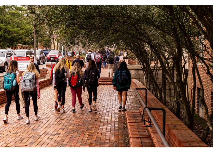 Najmenší žiaci vypadli z kloktania. Do škôl pôjdu bez testu