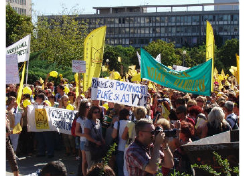 Vláda ešte prerokuje nároky školských odborov