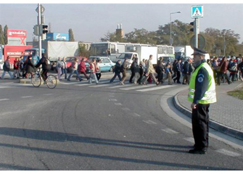 Nové Mesto posiela k školám a ihriskám viac policajtov