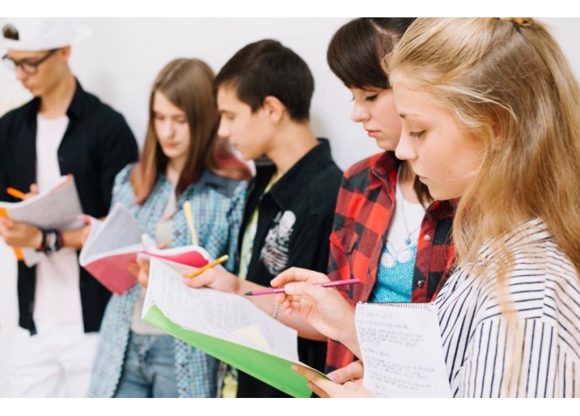 Prieskum: Takmer polovica ľudí by si dnes zvolila úplne iný odbor, ako študovala