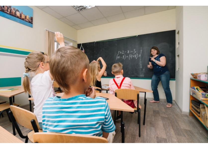 Drucker sľubuje učiteľom kompenzačný príspevok: Ktorým pedagógom dopraje vyššiu výplatu?