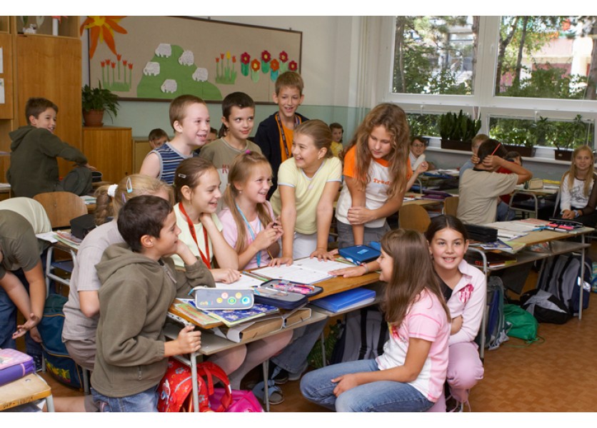 Školy budú mať viac asistentov učiteľa