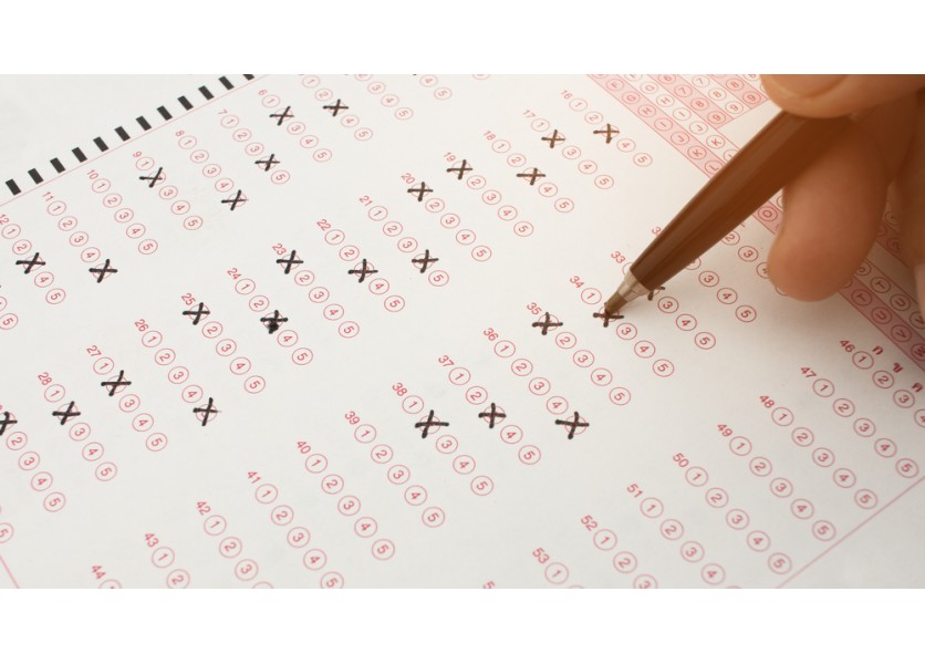 Francúzske maturitné skúšky postihol únik zadaní i protesty učiteľov