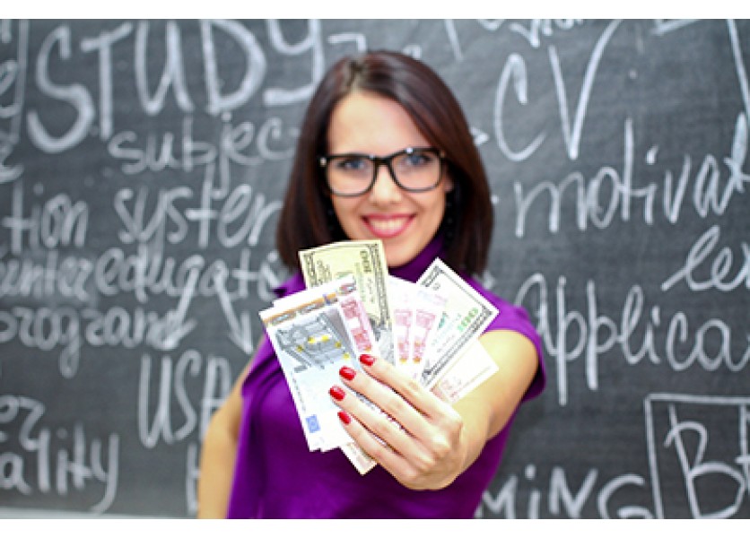 Tarifné platy učiteľov sa zvýšia o päť percent