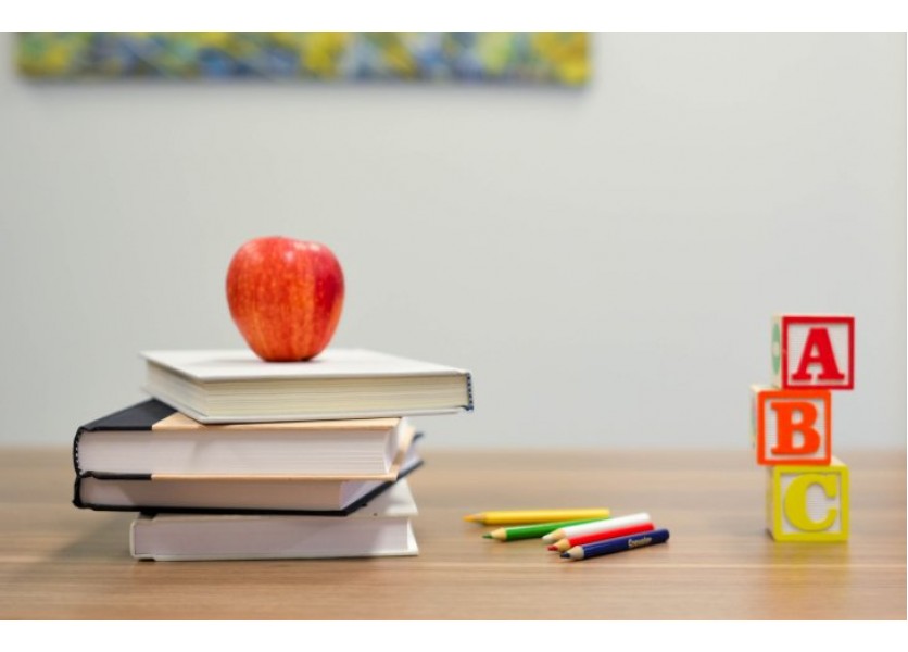 Príspevok na školské potreby: kto má nárok na 100 eur a kedy ho štát vypláca?