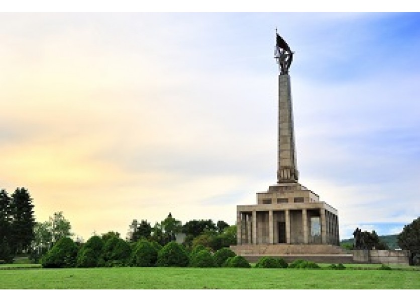 MŠVVaŠ odporúča stredným školám exkurzie do koncentračných táborov