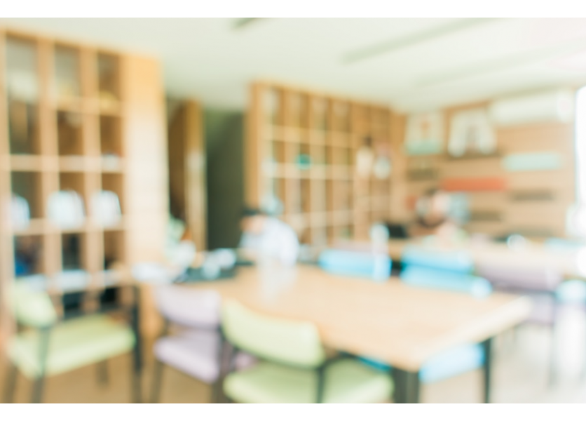 Riaditelia sú zúfalí, nemajú učiteľov ani na prvom stupni!