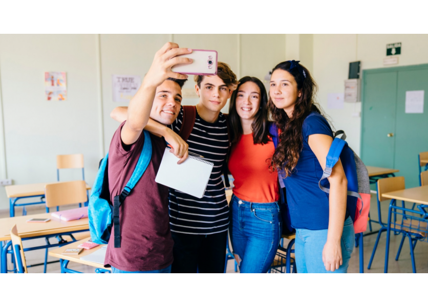 O mobiloch na lavici už rozhodujú školy O mobiloch na lavici už rozhodujú školy