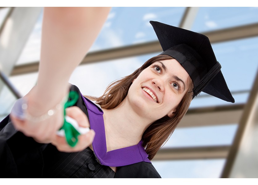 Zvyšovanie platov učiteľov najviac podporujú vysokoškolsky vzdelaní