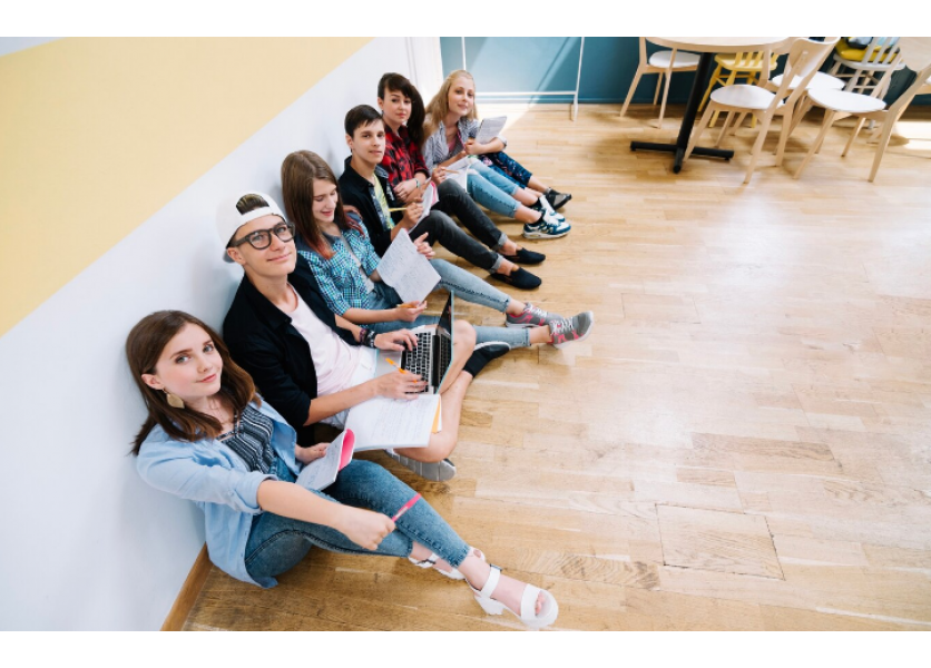 Súťaž naučí stredoškolákov odlišovať HOAXY od faktov. BENEFITY za odmenu. Nepremeškajte!