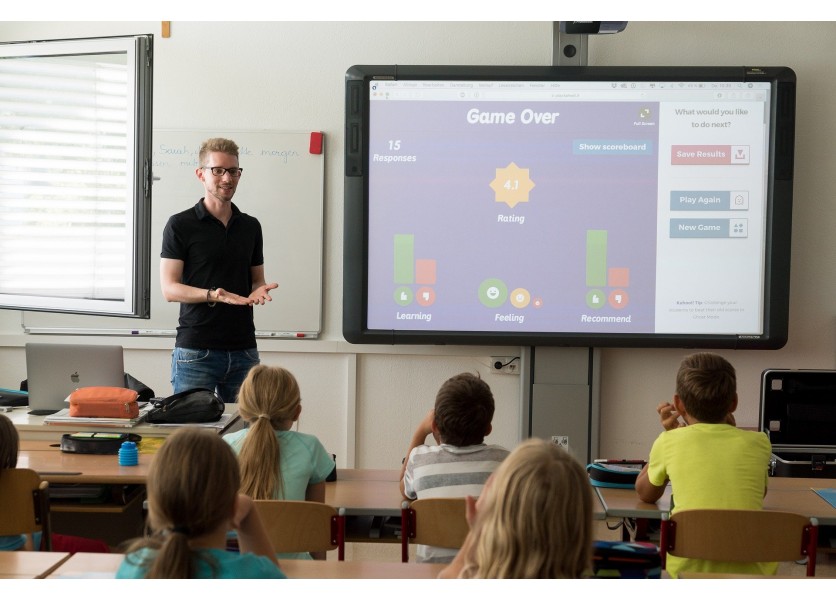 Edujobs eviduje väčší záujem v školstve o post upratovačky než učiteľa