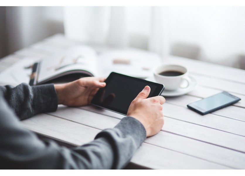 Rezort školstva rokuje s vydavateľmi o uvoľnení licencií na digitálne učebnice