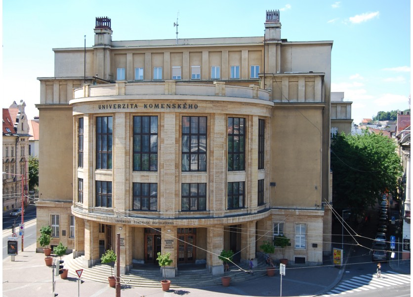 Analýza: UK čoraz viac zaostáva za najlepšími univerzitami v okolí Slovenska