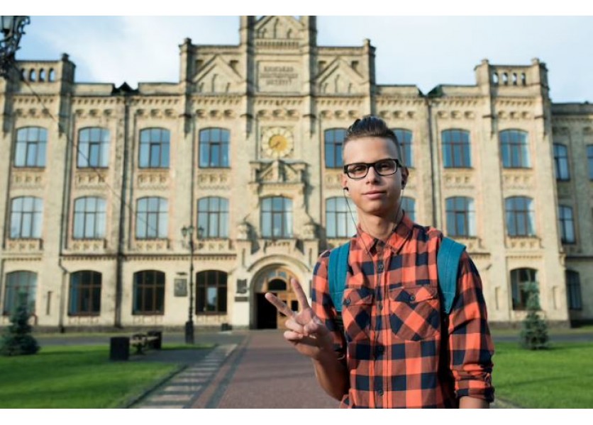 Maturanti môžu získať štipendium deväťtisíc eur, ak budú študovať na Slovensku