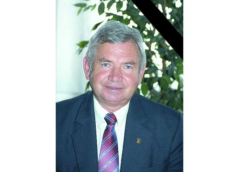 Zomrel bývalý šéf školských odborov Ján Gašperan