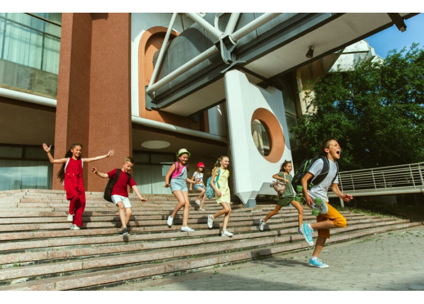 Koncoročné vysvedčenia dostane viac ako 730.000 žiakov