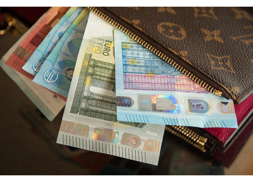 Premiér čaká, že pre skoršie zvýšenie platov nebudú odborári štrajkovať